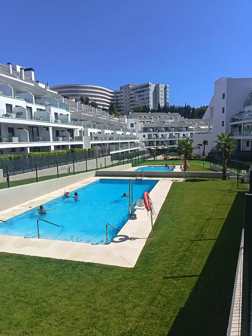 Schwimmbecken von Wohnung zur Miete in Fuengirola mit Klimaanlage, Terrasse und Möbliert