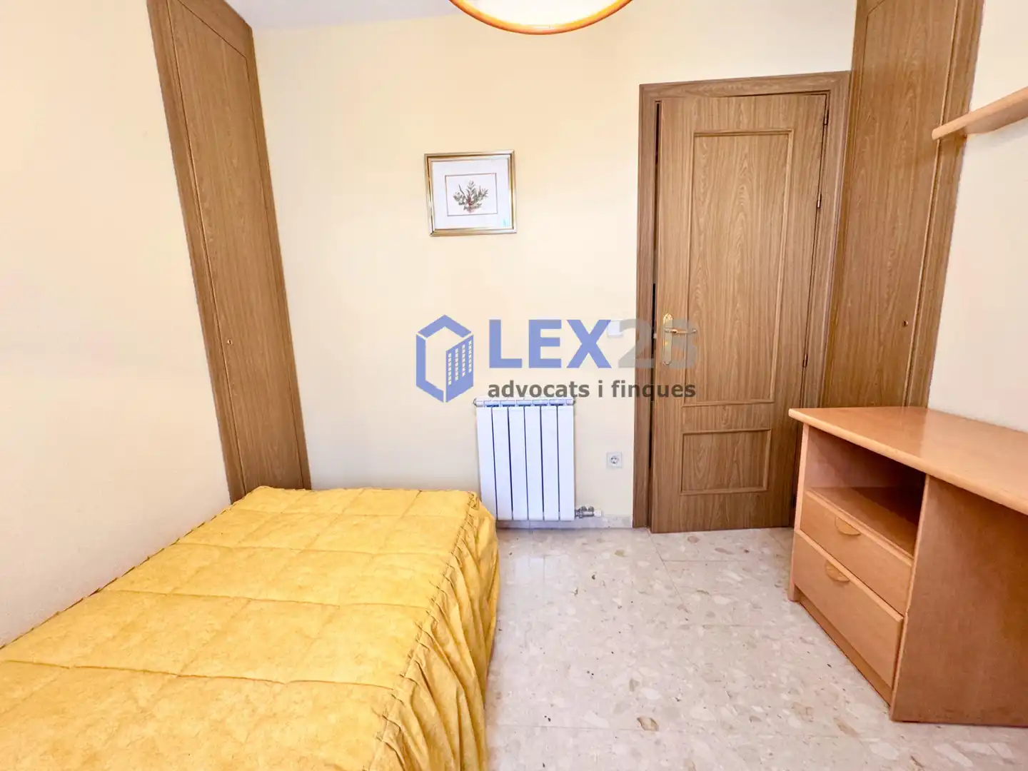 Habitación de Casa adosada en venta en Badalona con Aire acondicionado, Calefacción y Jardín privado