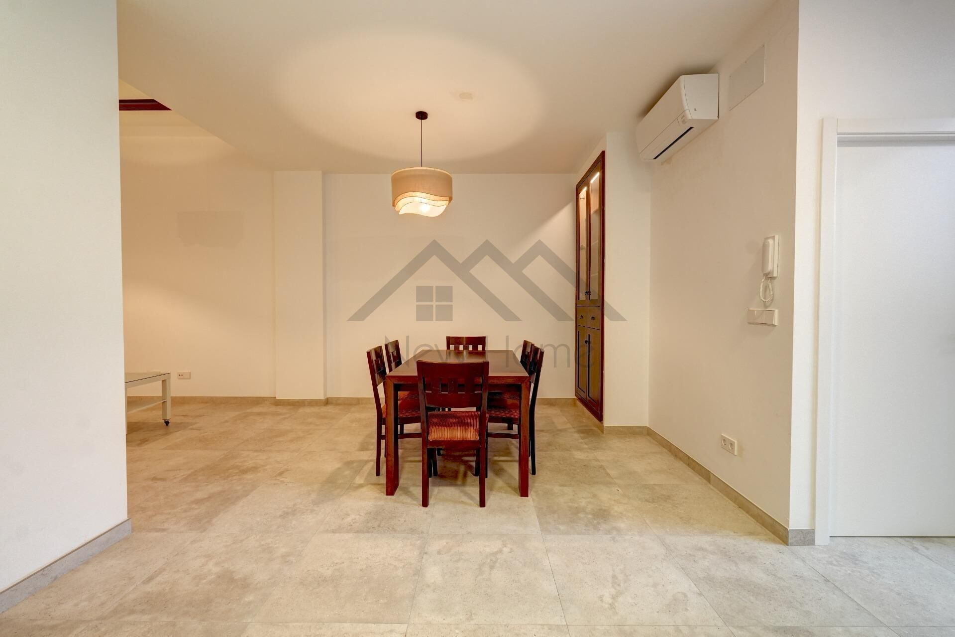 Menjador de Casa o xalet en venda en La Pobla de Vallbona amb Aire condicionat i Terrassa