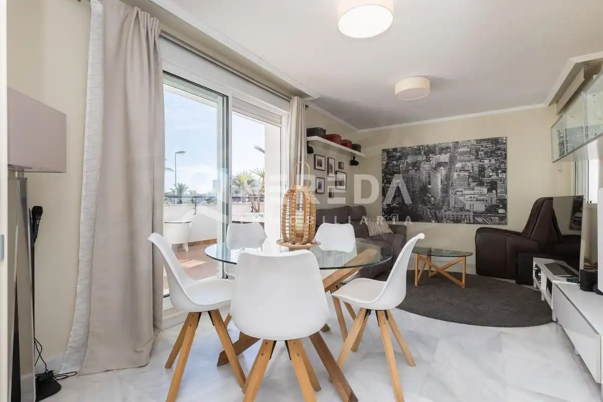 Comedor de Piso en venta en Roquetas de Mar con Aire acondicionado y Piscina comunitaria