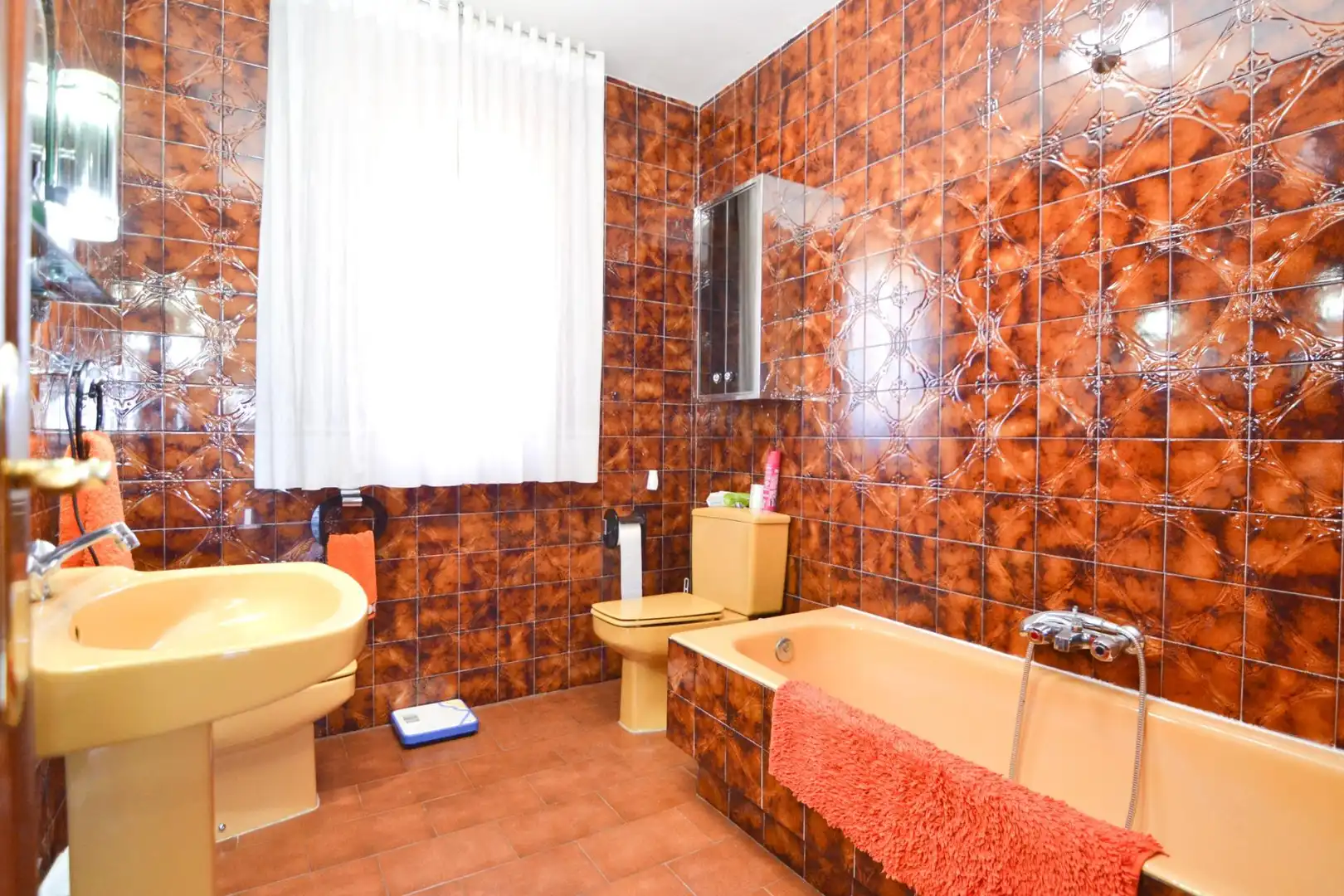 Bathroom of Houses for sale in El Escorial  with Heating, Private garden and Terrace