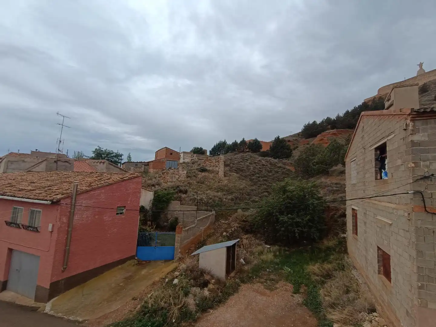 Casa con jardín en venta en Alfambra, imagen 3