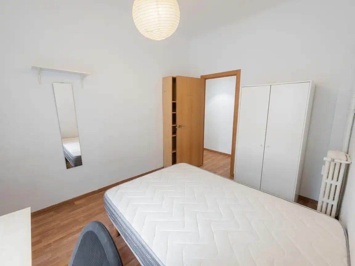Bedroom of Flat for sale in Madrid  with Air Conditioner, Heating and Parquet flooring