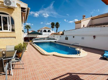 Villa avec piscine à vendre à Ciudad Quesada