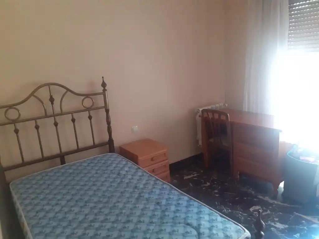 Habitación de Piso de alquiler en Granada con Calefacción