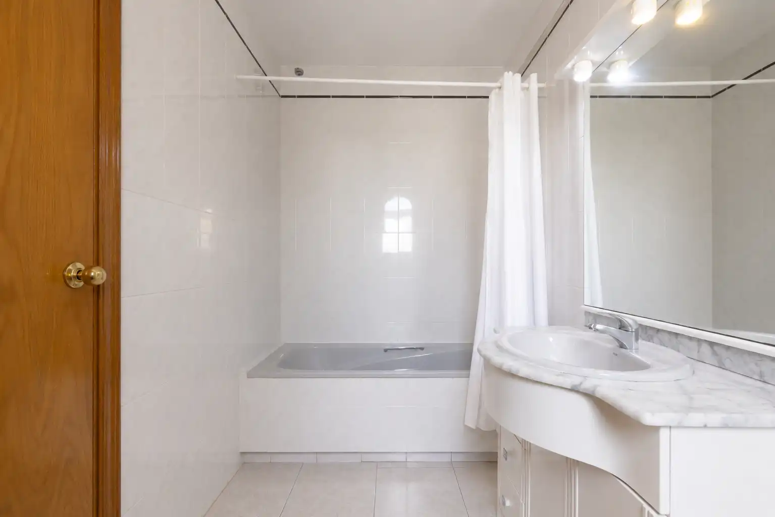 Bathroom of Detached homes for sale in Vandellòs i l'Hospitalet de l'Infant  with Heating, Private garden and Terrace