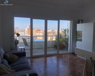 Sala d'estar de Pis de lloguer en  Cádiz Capital amb Parquet i Terrassa