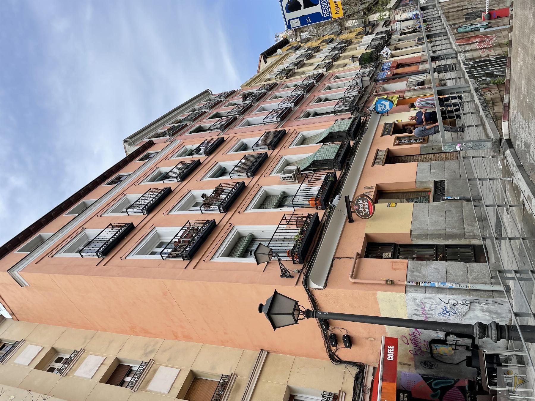 Piso en venta en CL EMBAJADORES, Legazpi