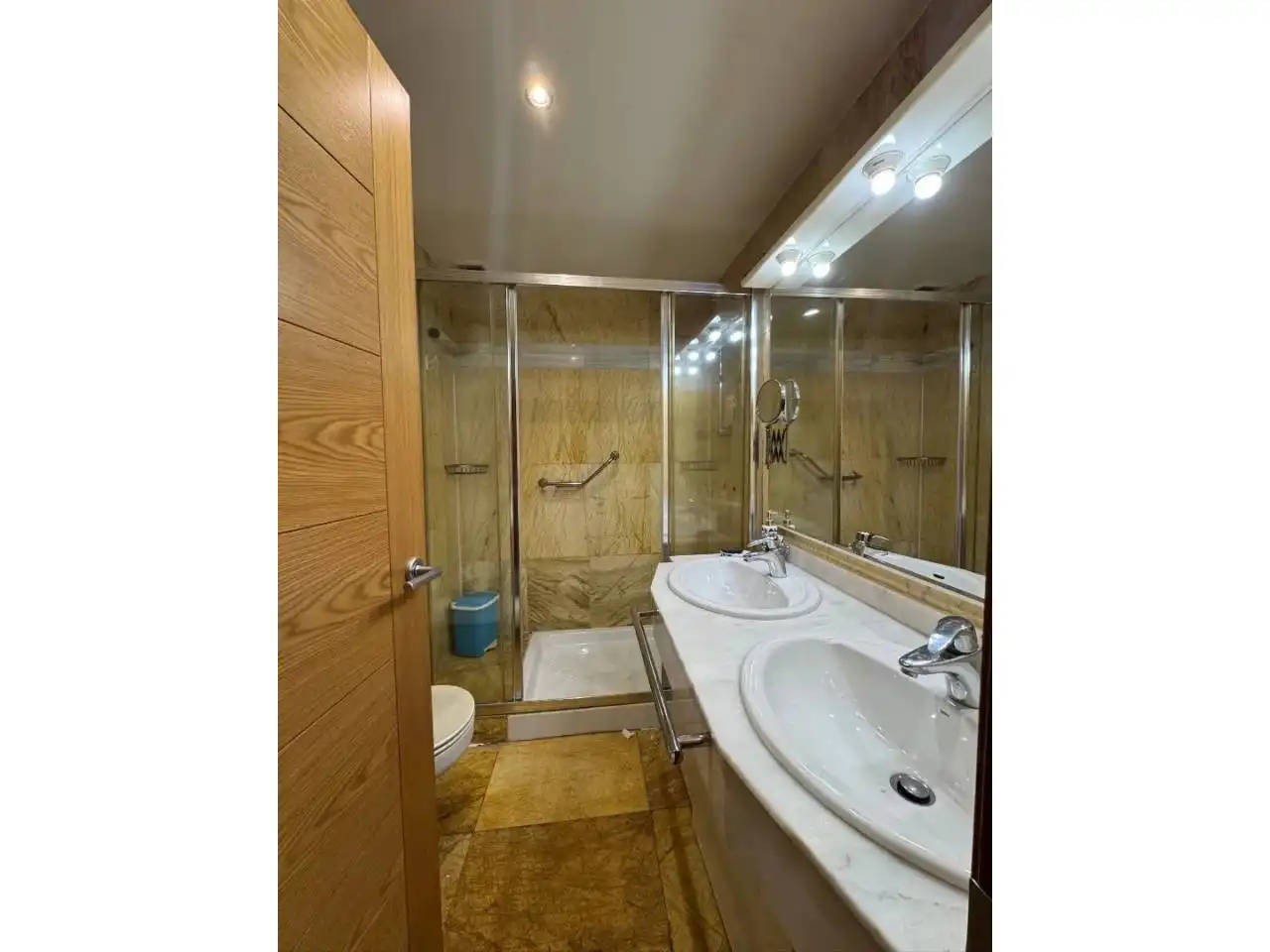Baño de Estudio en venta en Barcelona con Aire acondicionado, Amueblado y Alarma