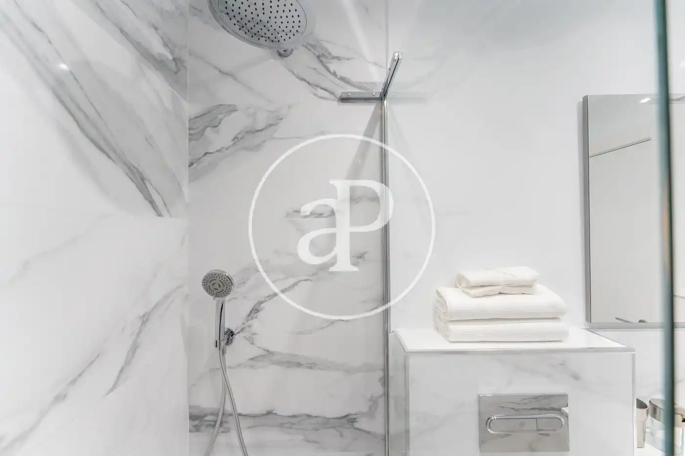 Baño de Piso en venta en Madrid con Aire acondicionado, Calefacción y Amueblado