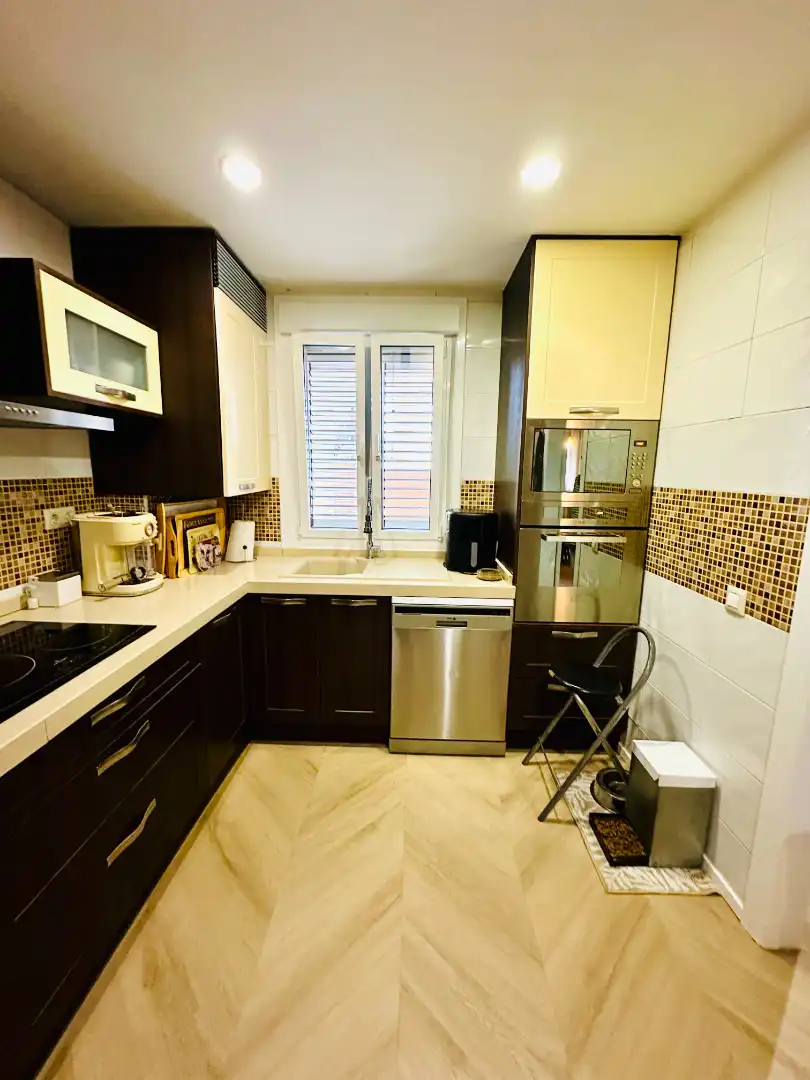 Cocina de Casa adosada en venta en Parla con Aire acondicionado, Calefacción y Jardín privado