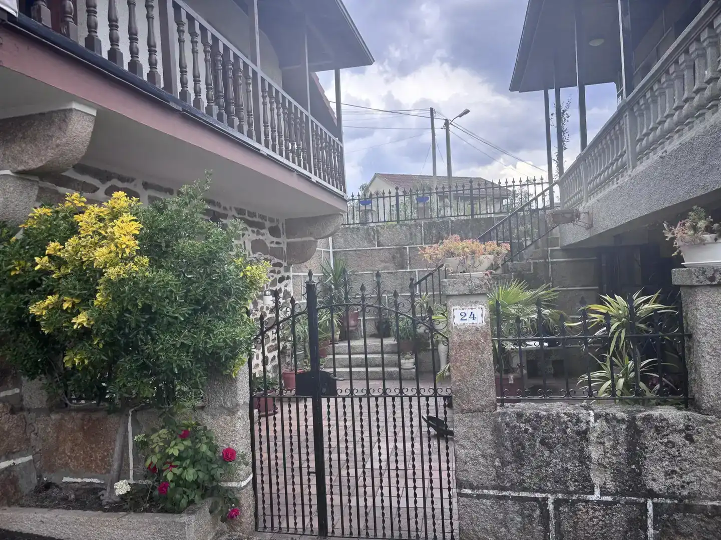 Vista exterior de Casa o chalet en venta en Barbadás con Balcón