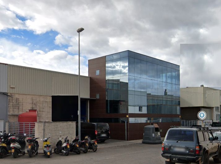 Vista exterior de Nau industrial en venda en Almoines amb Calefacció i Alarma