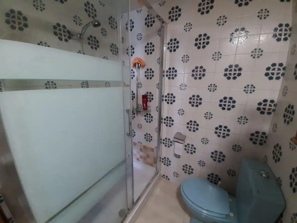 Baño de Piso de alquiler en Almuñécar con Aire acondicionado, Terraza y Piscina