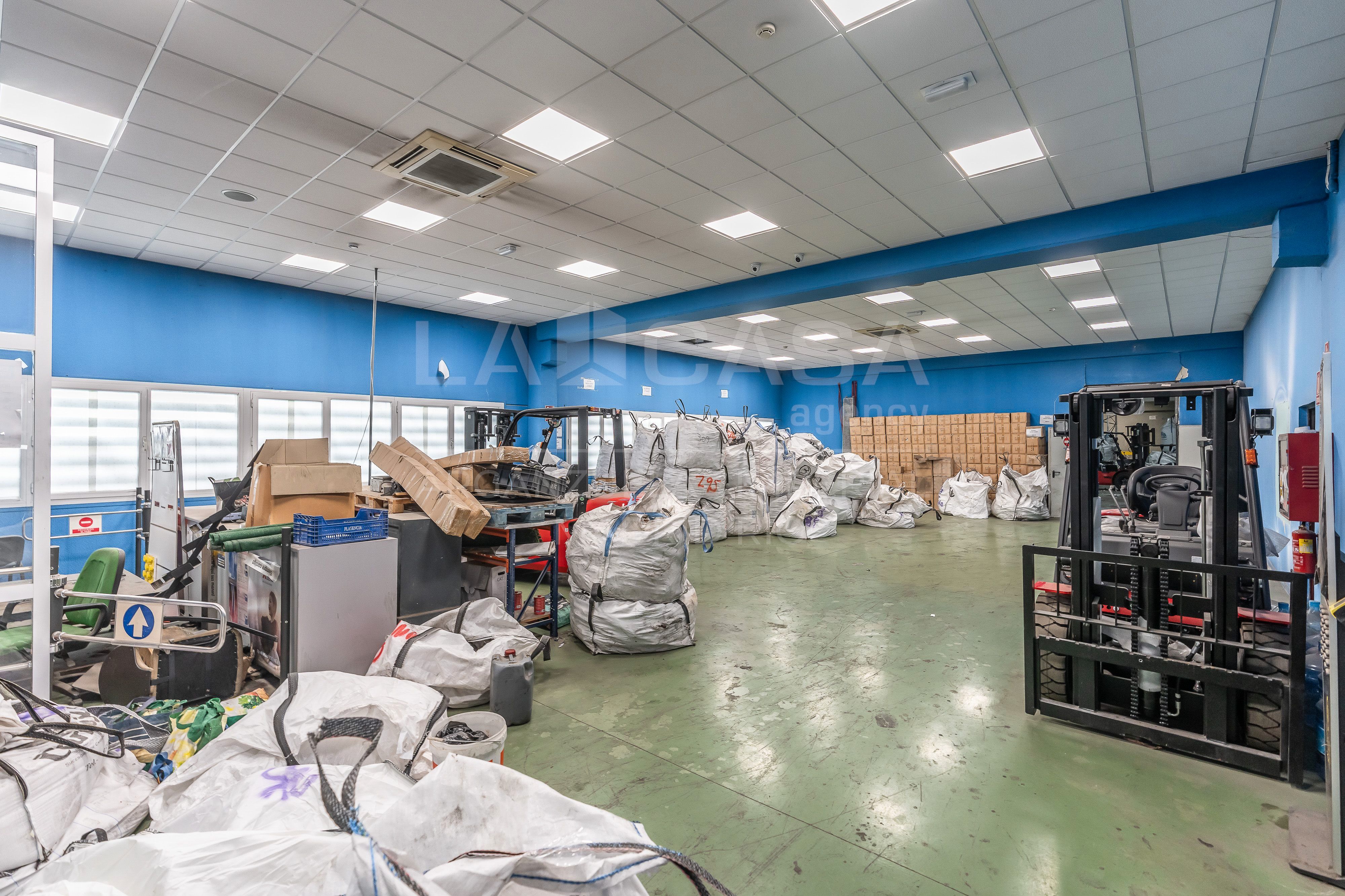 Nau industrial en venda en Leganés