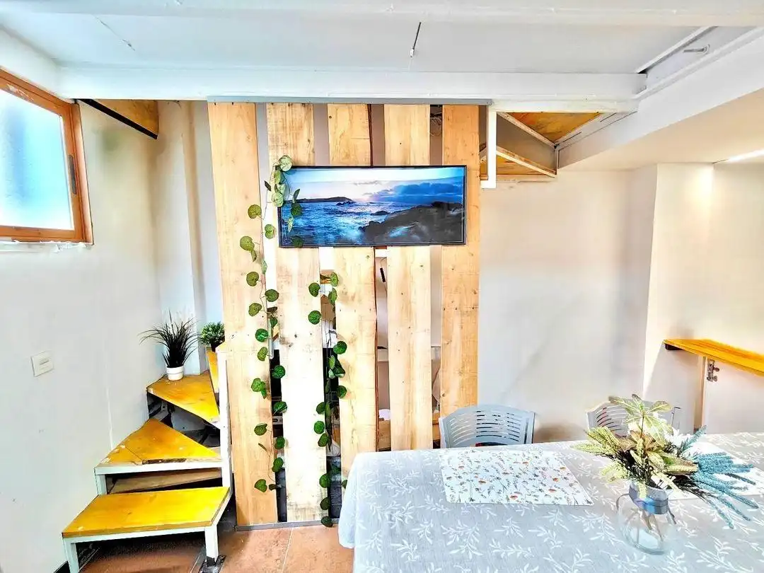 Balcony of Ground floor for sale in Valencia  with Air Conditioner and Furnished