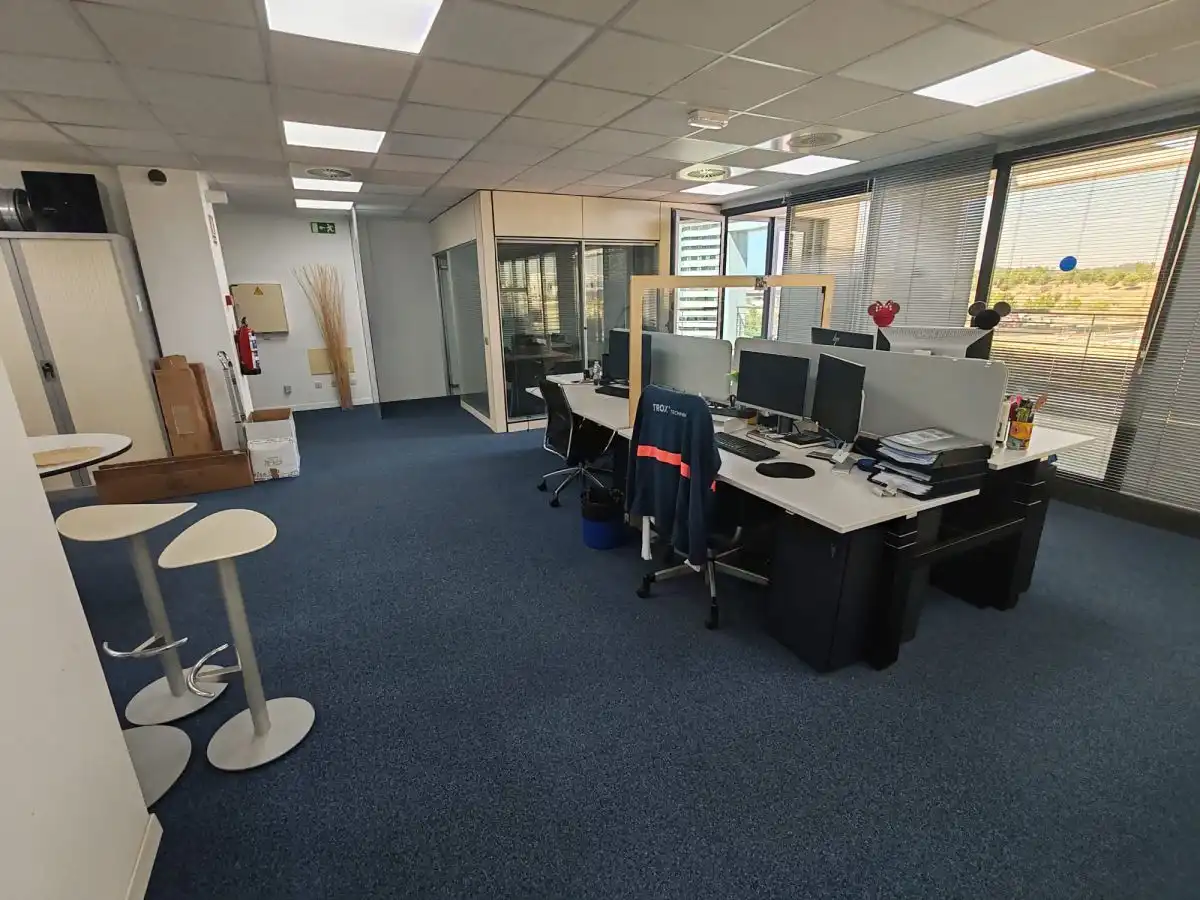 Büro zum Verkauf in Alcobendas mit Klimaanlage, Heizung und Terrasse