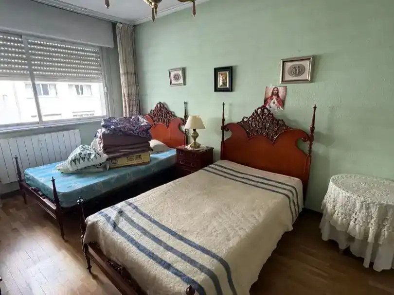 Dormitori de Pis en venda en León Capital  amb Parquet i Moblat