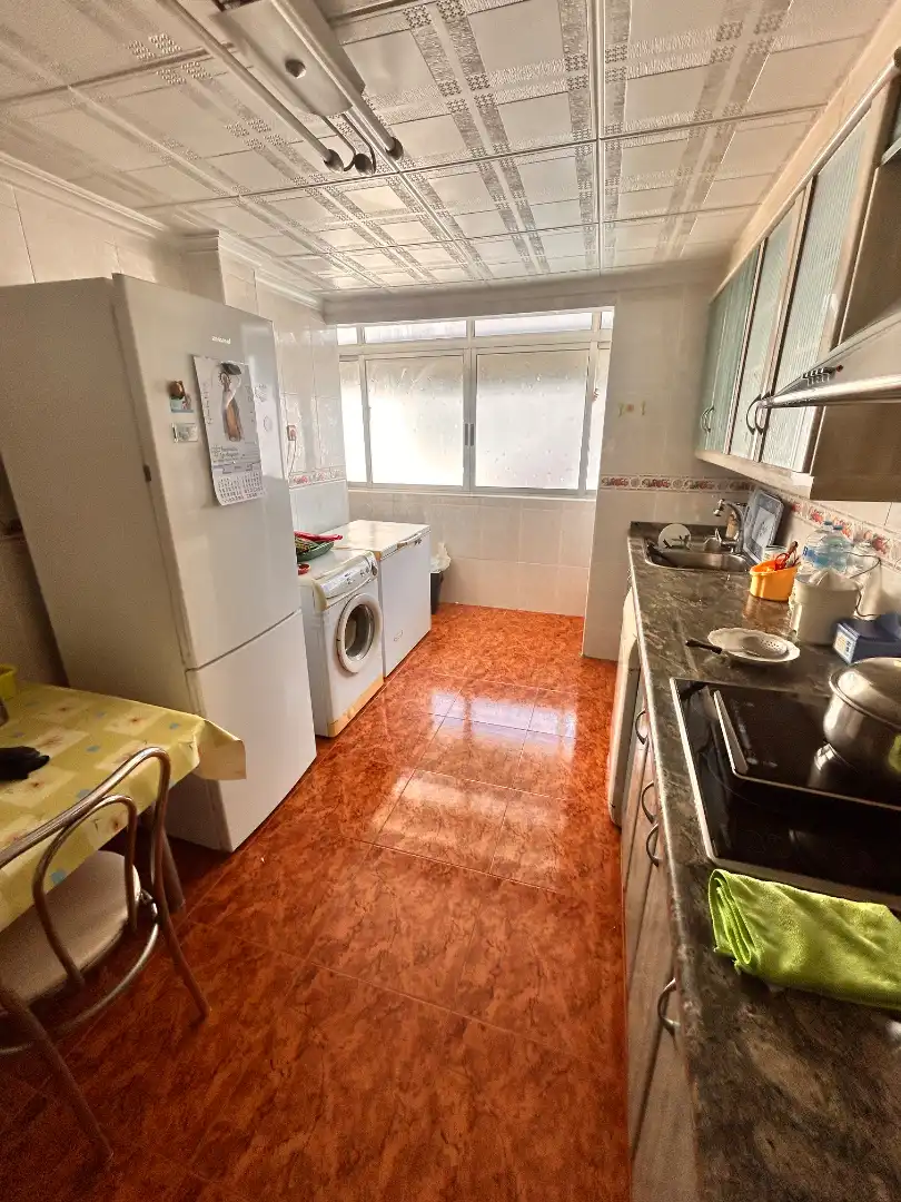 Cocina de Piso en venta en Alicante / Alacant con Aire acondicionado, Amueblado y Balcón