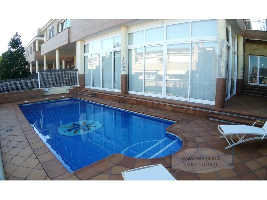 Piscina de Casa o xalet en venda en Sant Quirze del Vallès