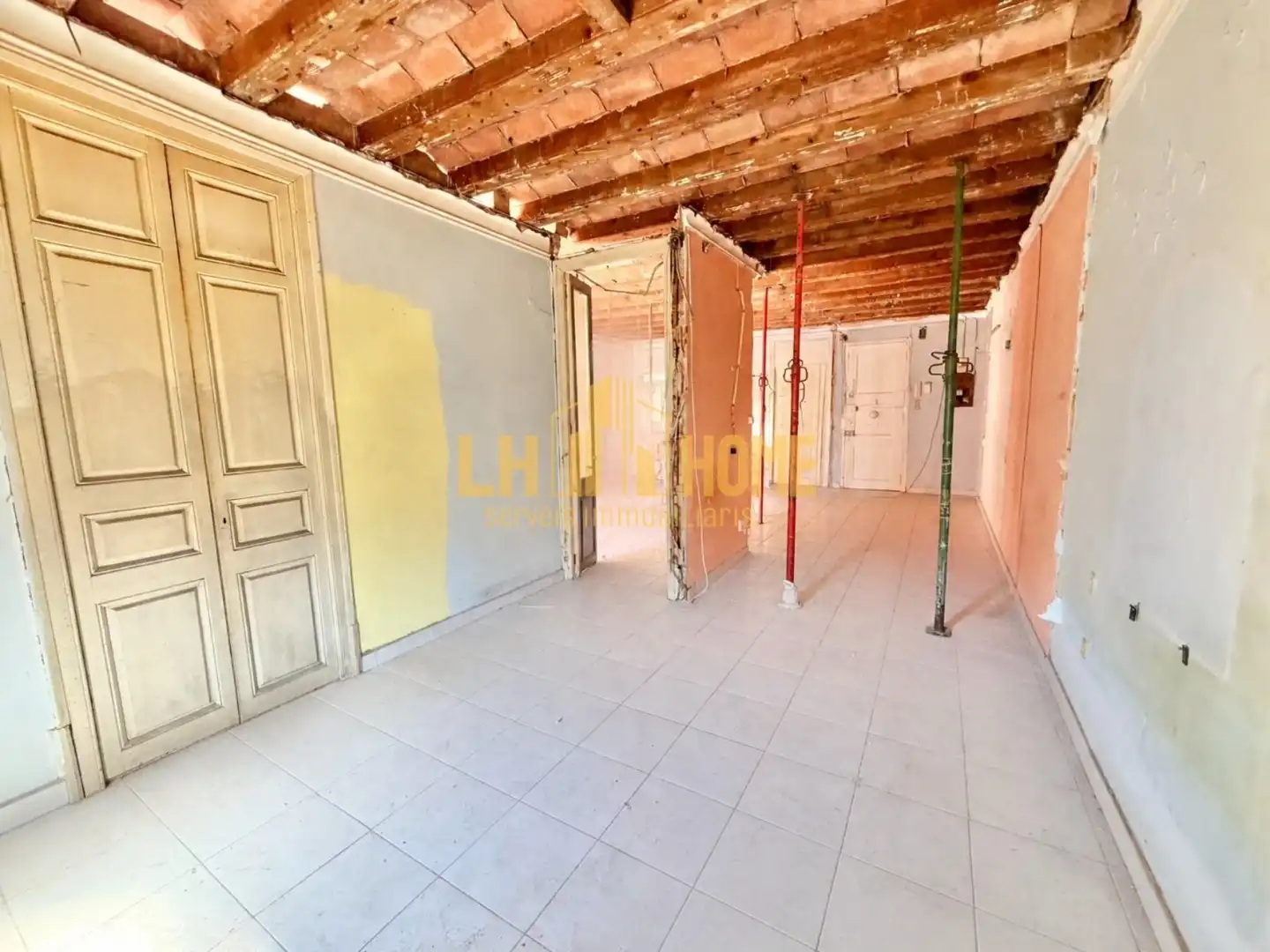 Flat for sale in Barcelona  with Balcony