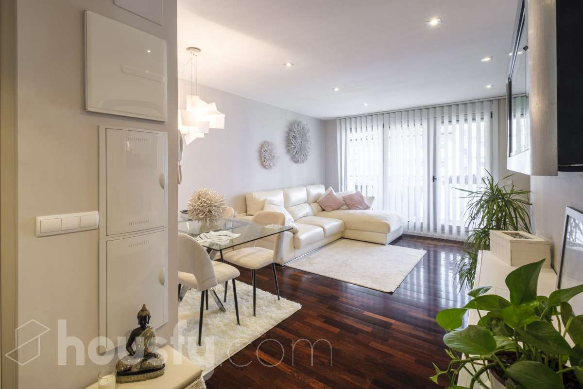 Living room of Flat for sale in Sant Adrià de Besòs  with Air Conditioner, Private garden and Terrace