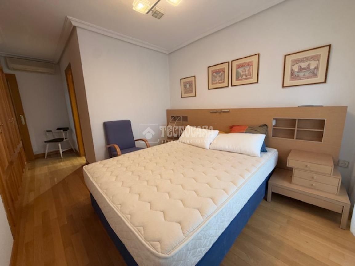 Piso de alquiler en Calle de San Romualdo, Simancas, San Blas