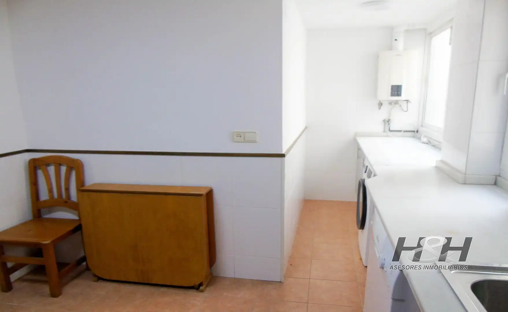 Cuina de Pis de lloguer en Burjassot amb Parquet i Balcó