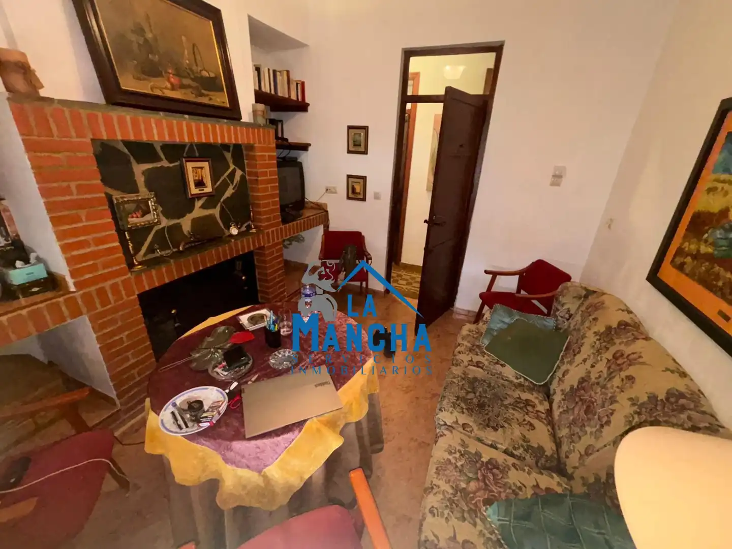 Sala de estar de Casa o chalet en venta en Hoya-Gonzalo con Calefacción, Jardín privado y Amueblado