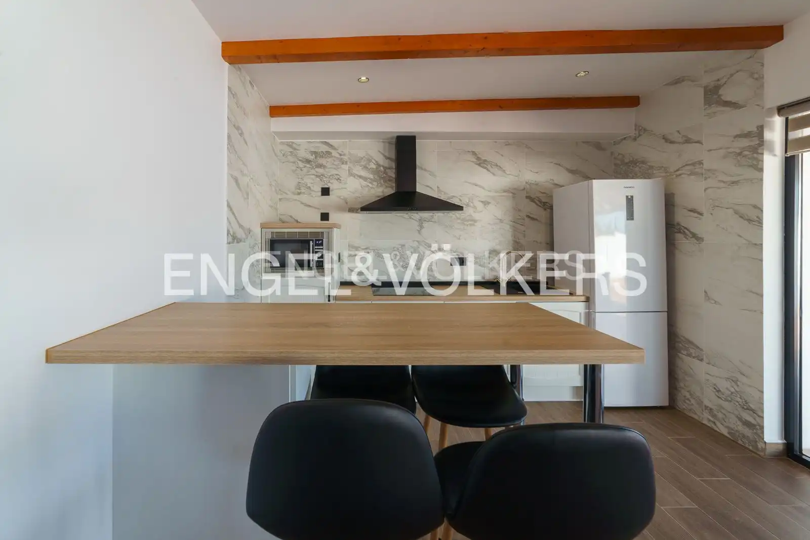 Comedor de Casa adosada de alquiler en Chiclana de la Frontera con Aire acondicionado, Calefacción y Terraza