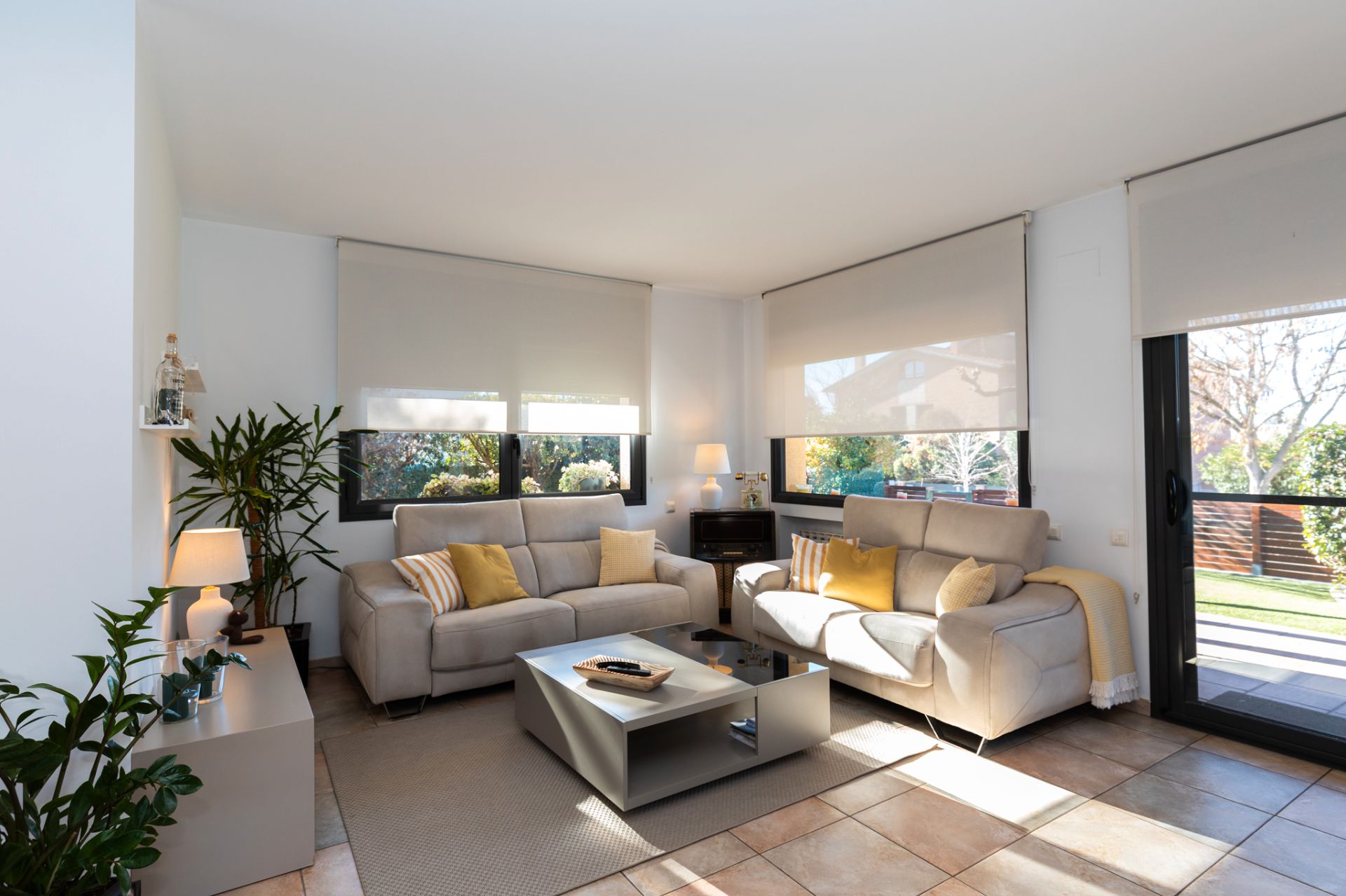 Sala d'estar de Casa o xalet en venda en Les Franqueses del Vallès amb Aire condicionat, Calefacció i Jardí privat