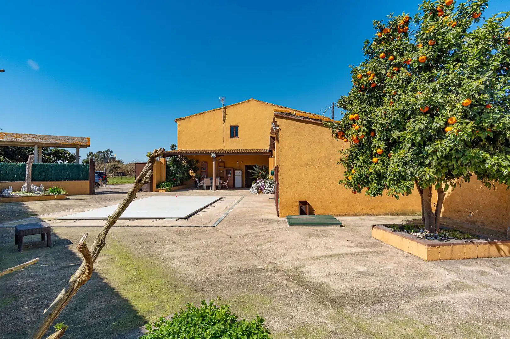 Vista exterior de Casa o chalet en venta en Verges con Aire acondicionado, Jardín privado y Piscina