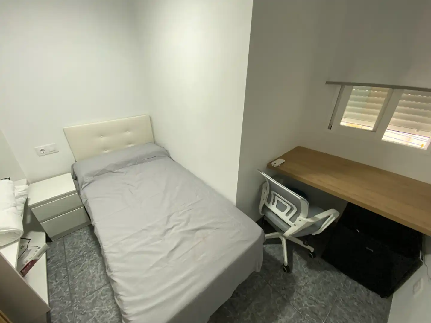 Dormitori de Apartament per a compartir en Valencia amb Aire condicionat, Moblat i Forn