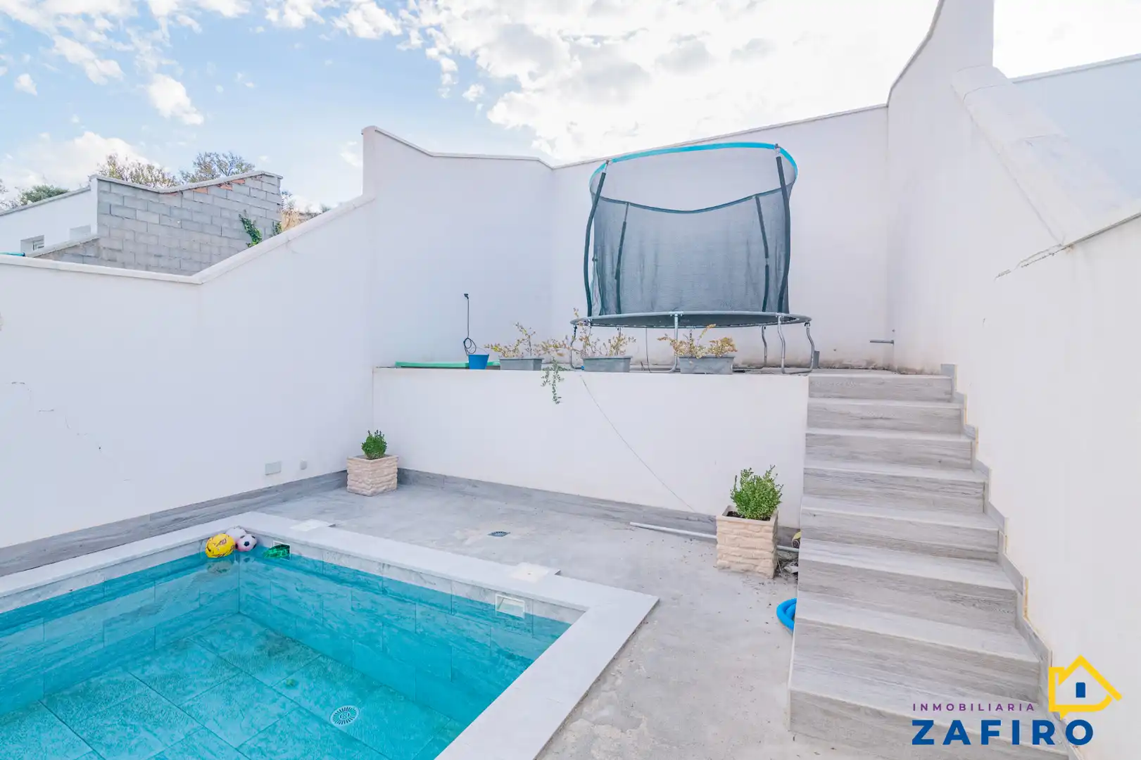 Casa aparellada amb terrassa en venda a Jun, imagen 8