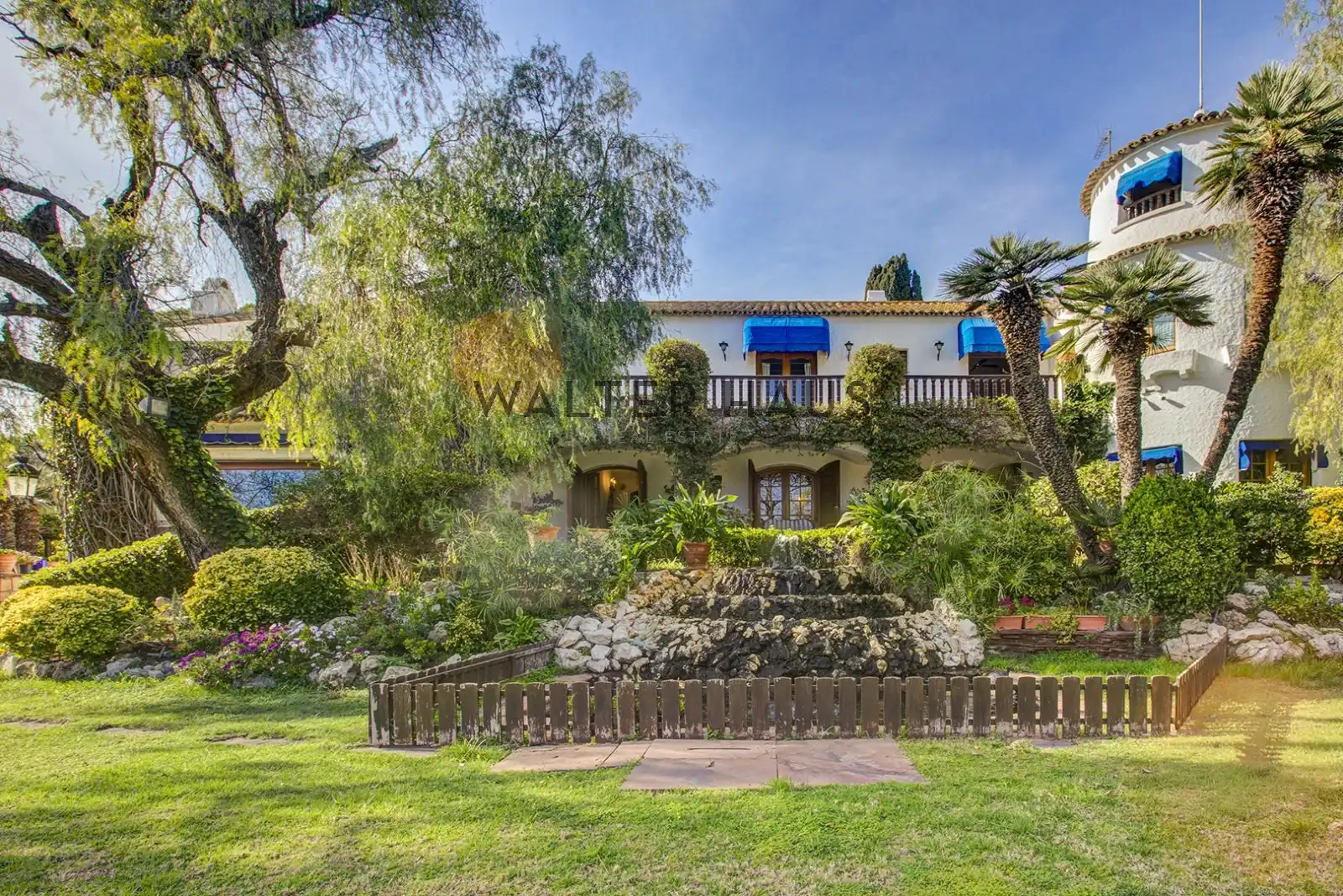 Außenansicht von Haus oder Chalet zum Verkauf in Sitges mit Klimaanlage, Heizung und Privatgarten