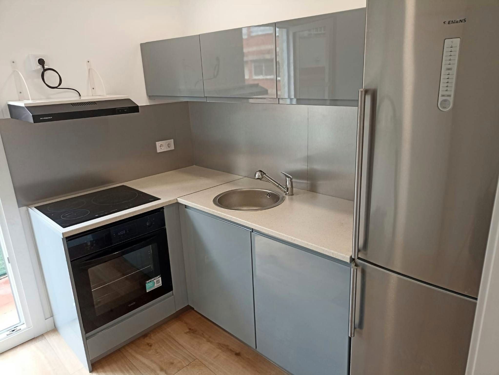 Kitchen of Flat to rent in L'Hospitalet de Llobregat  with Air Conditioner, Heating and Furnished