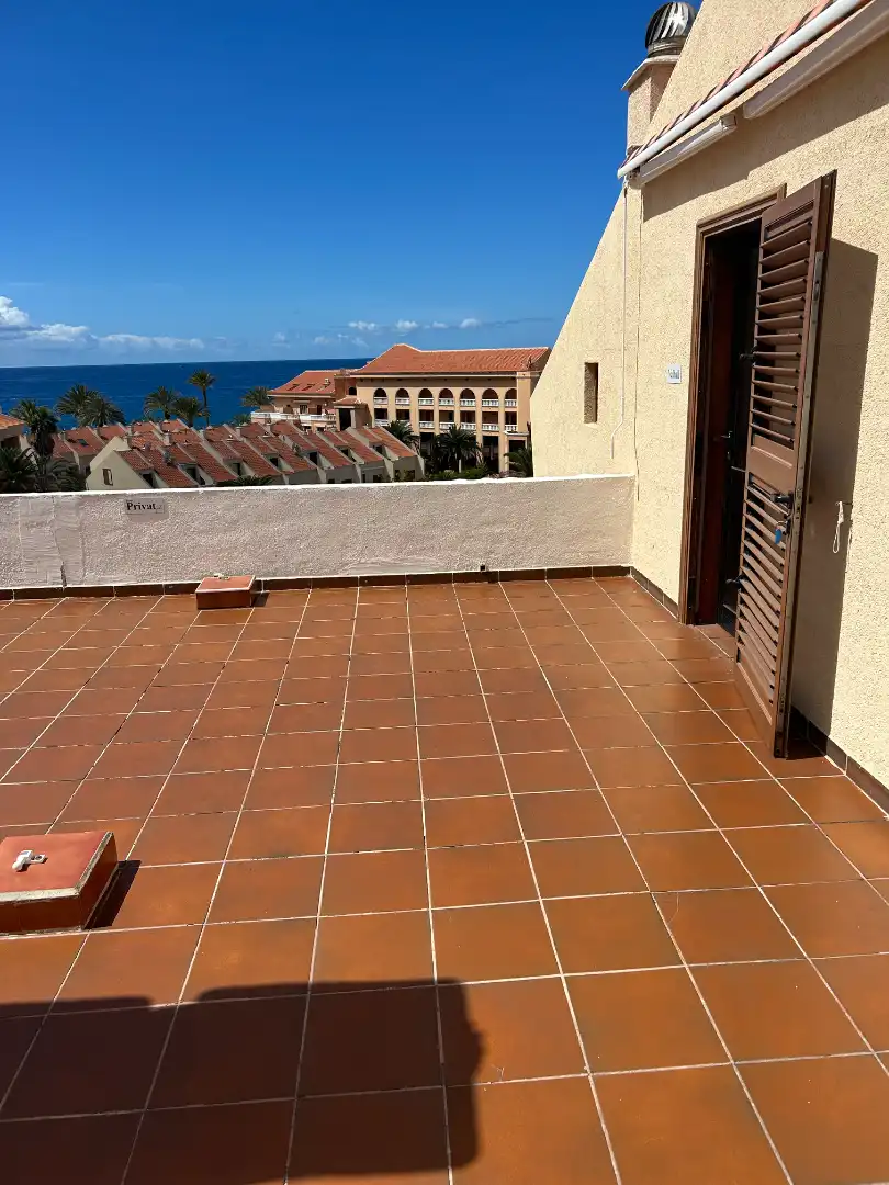 Terrasse von Dachboden zum Verkauf in Arona mit Terrasse, Möbliert und Ofen