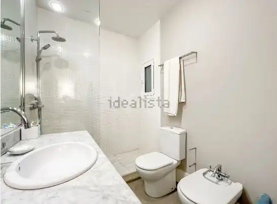 Baño de Piso en venta en Madrid con Aire acondicionado, Calefacción y Terraza
