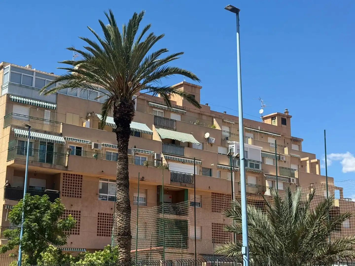 Vista exterior de Pis en venda en Águilas amb Aire condicionat, Traster i Moblat