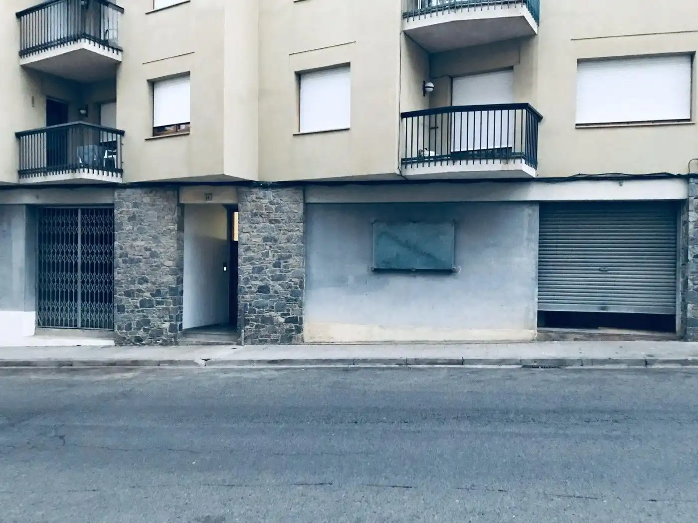 Vista exterior de Local en venta en Camprodon