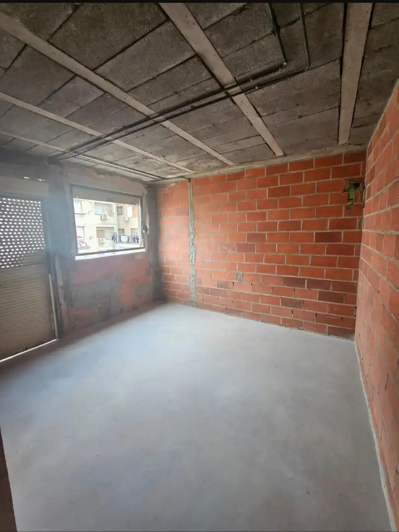 Piso en venta en Serra con Balcón