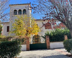 Vista exterior de Casa o xalet en venda en Arévalo amb Terrassa, Piscina i Balcó