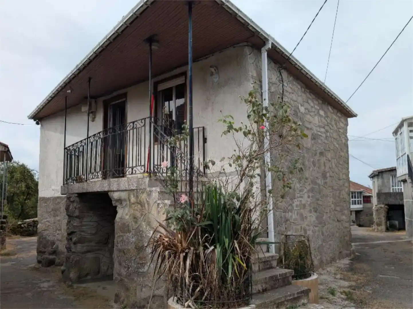 Vista exterior de Casa o xalet en venda en San Cristovo de Cea amb Balcó