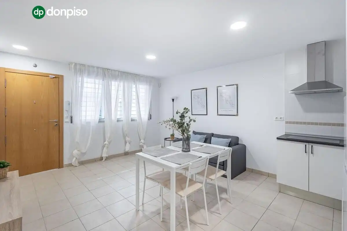 Flat for sale in Calle Calle Isaac Newton 8, imagen 2