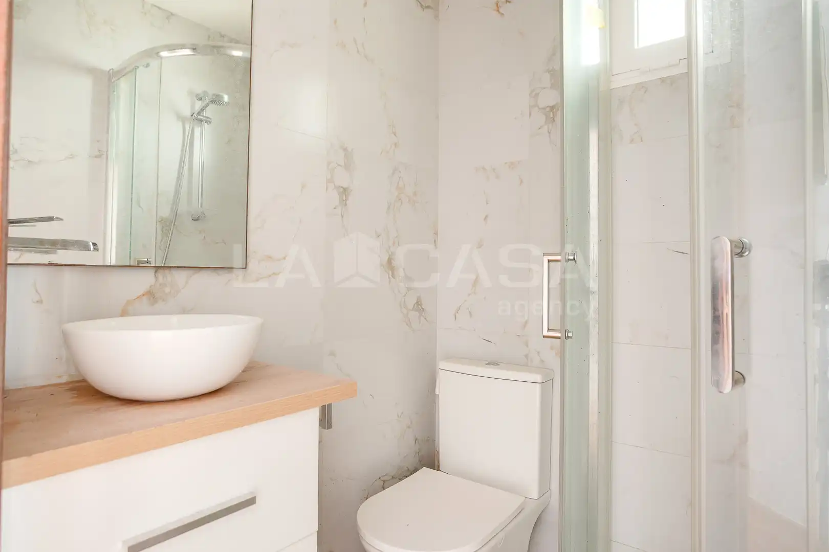 Badezimmer von Wohnung zum Verkauf in L'Hospitalet de Llobregat