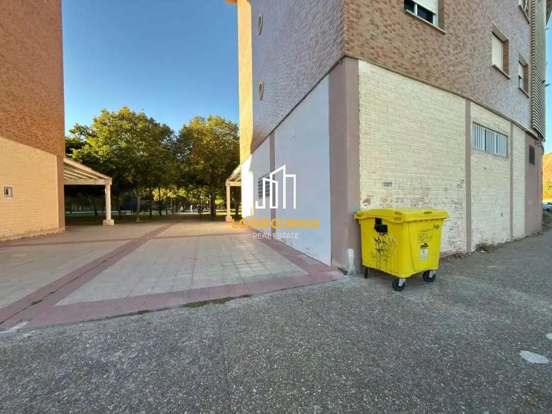 Parkplatz von Geschaftsraum zum Verkauf in  Logroño