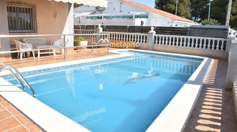 CASA CON PISCINA CINCO HABITACIONES EN BELLAMAR CALAFELL, imatge 3