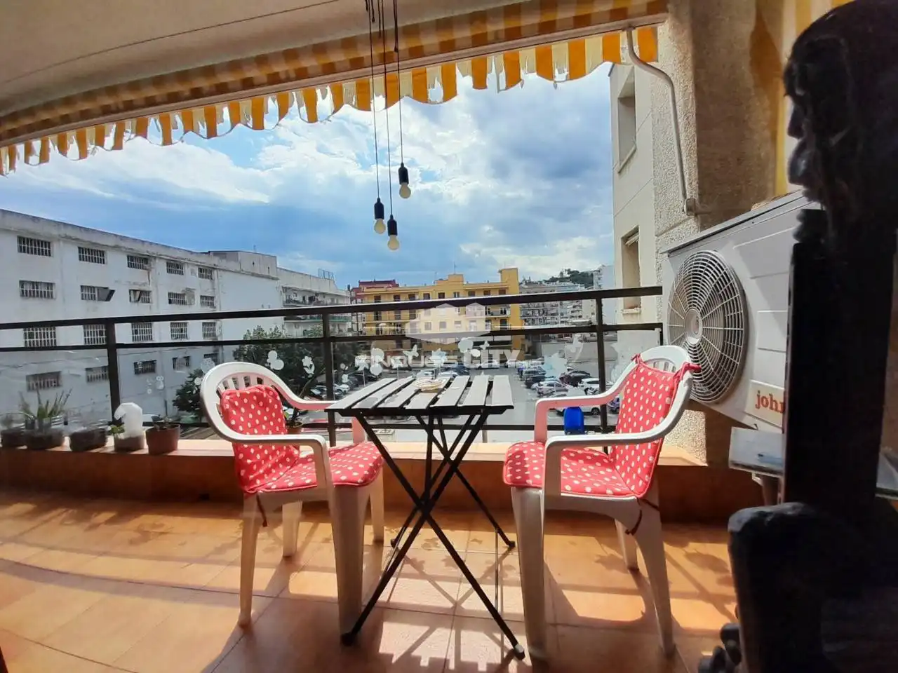 Apartament amb terrassa de lloguer a Calle Sant Jaume