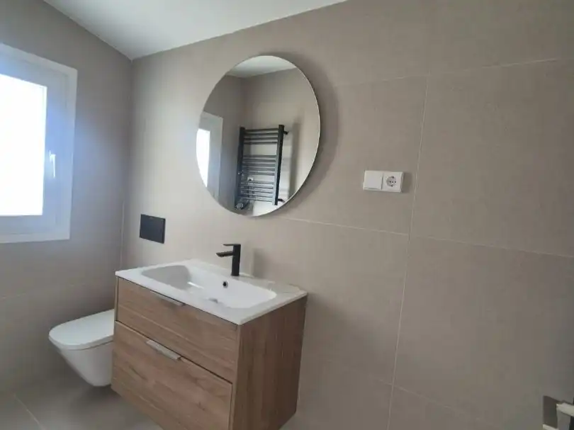 Baño de Piso en venta en  Madrid Capital con Aire acondicionado y Terraza