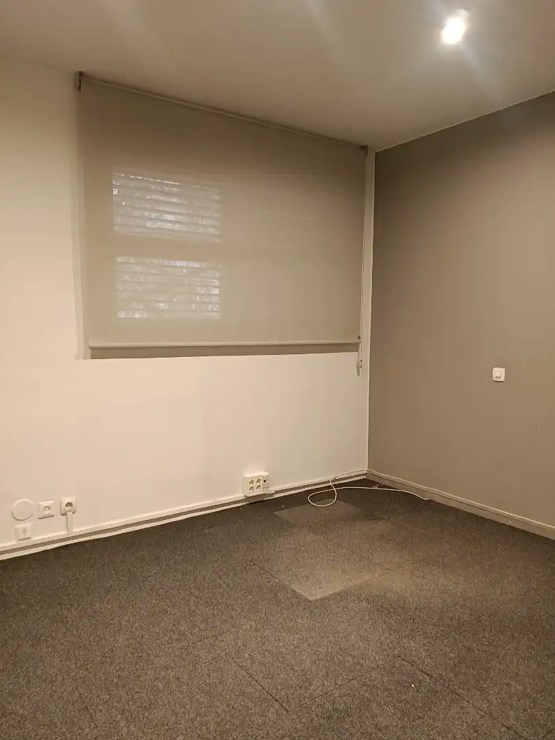 Büro zur Miete in Barcelona mit Klimaanlage, Heizung und Terrasse